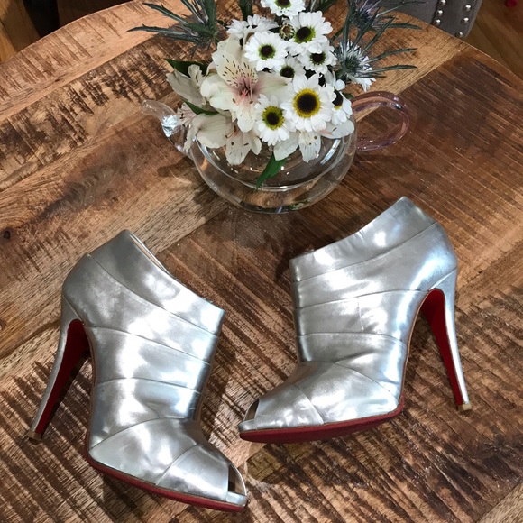 😍Christian Louboutin booties - Picture 1 of 8